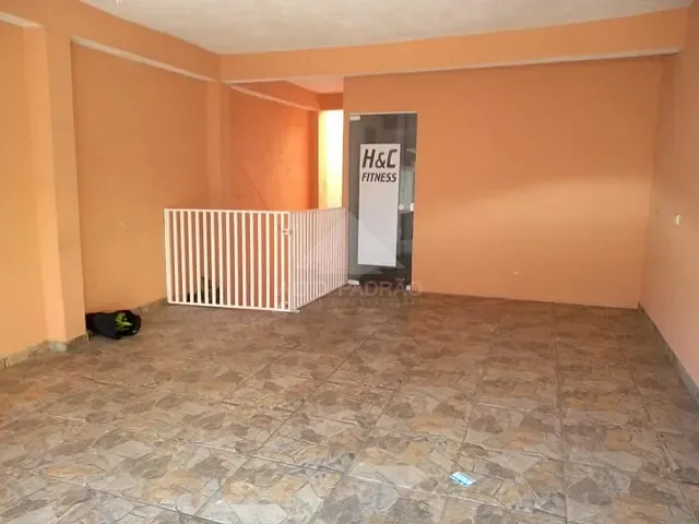 Sobrado com 400m² 2 quartos e 1 banheiro, à venda, no bairro Vila Assis Brasil em Mauá