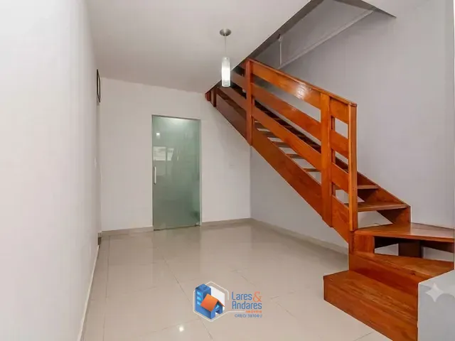 Sobrado com 134m² 3 quartos e 2 banheiros, à venda, no bairro Centro em Camboriú