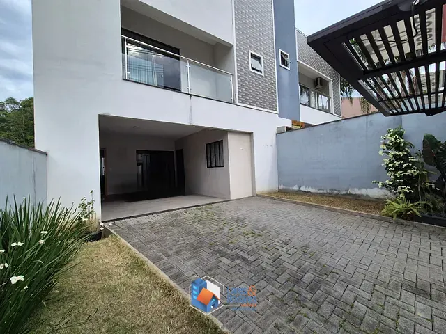Sobrado com 168m² 3 quartos e 3 banheiros, à venda, no bairro Chico de Paulo em Jaraguá Do Sul