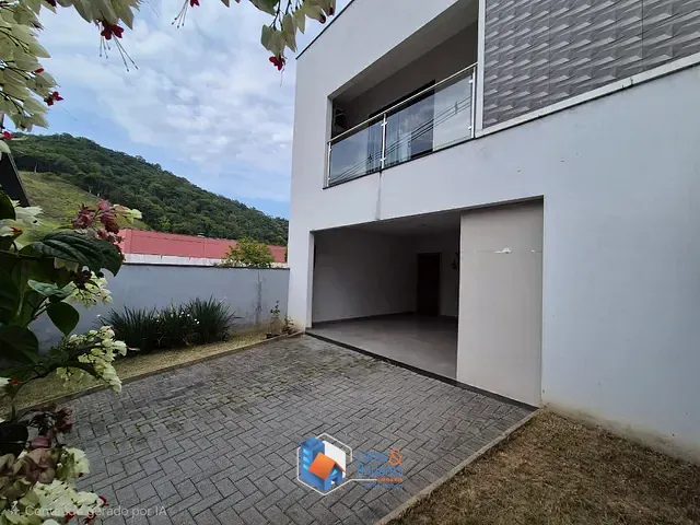 Sobrado com 168m² 3 quartos e 3 banheiros, à venda, no bairro Chico de Paulo em Jaraguá Do Sul