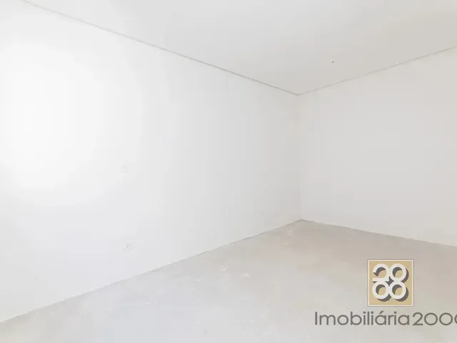 Sobrado 3 quartos e 1 banheiro, à venda, no bairro Santa Felicidade em Curitiba