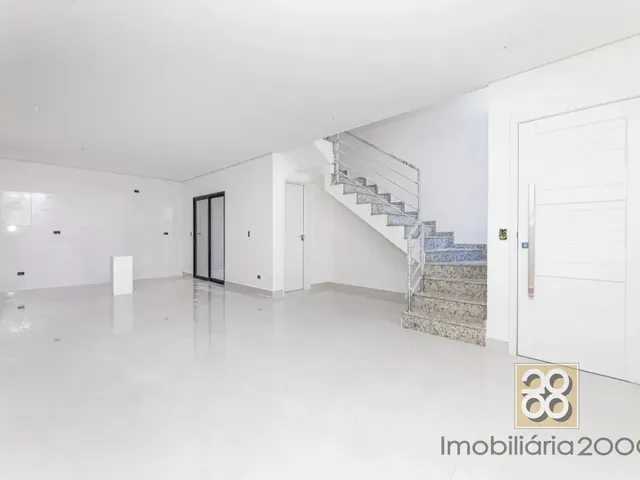 Sobrado 3 quartos e 1 banheiro, à venda, no bairro Santa Felicidade em Curitiba