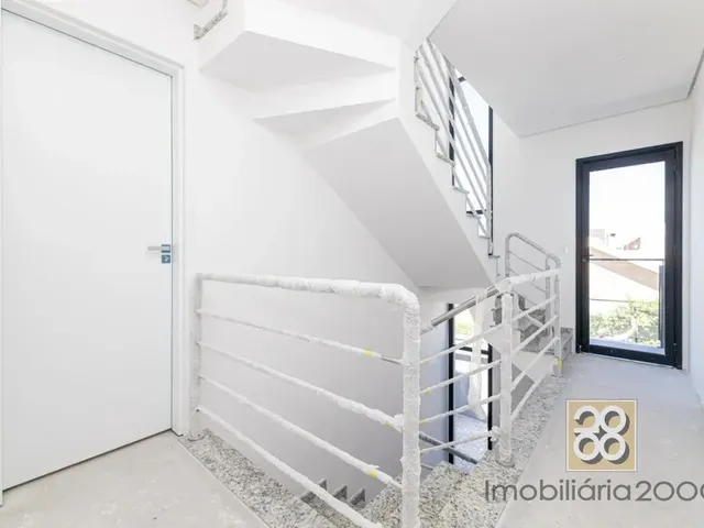 Sobrado 3 quartos e 1 banheiro, à venda, no bairro Santa Felicidade em Curitiba