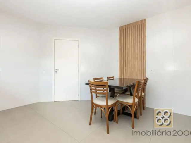 Sobrado 4 quartos e 1 banheiro, à venda, no bairro Tingui em Curitiba