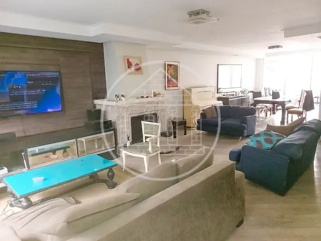 Sobrado com 300m² 4 quartos e 1 banheiro, à venda, no bairro Brooklin em São Paulo