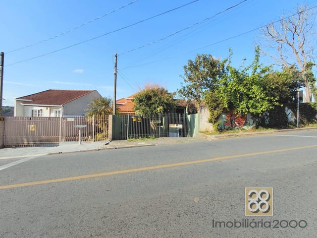 Sobrado 3 quartos e 2 banheiros, para alugar, no bairro Pilarzinho em Curitiba