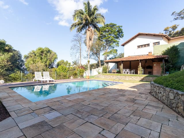 Sobrado com 1498m² 5 quartos e 4 banheiros, à venda, no bairro Guarapiranga em São Paulo
