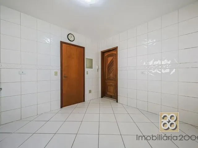 Sobrado 3 quartos e 1 banheiro, à venda, no bairro Abranches em Curitiba