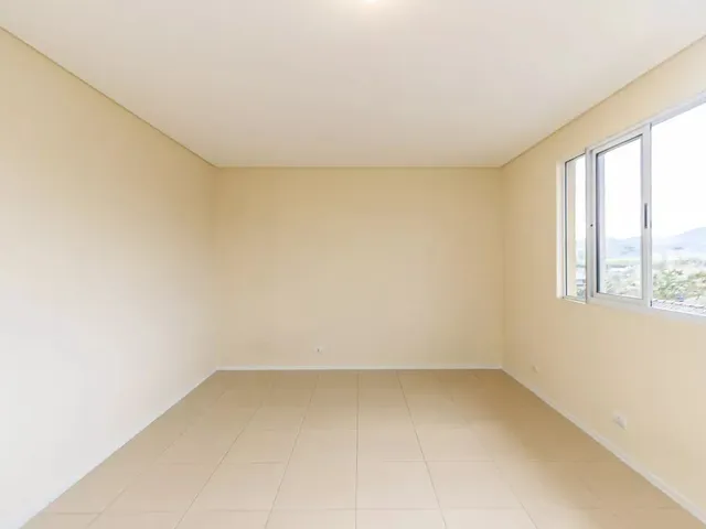 Sobrado 2 quartos e 1 banheiro, à venda, no bairro Vila Fuck em Piraquara