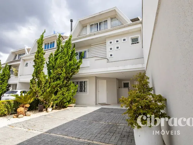 Casa 4 quartos e 3 banheiros, à venda, no bairro Bacacheri em Curitiba
