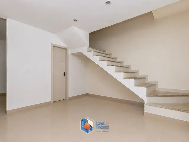 Sobrado com 98m² 3 quartos e 3 banheiros, à venda, no bairro Santa Regina em Camboriú