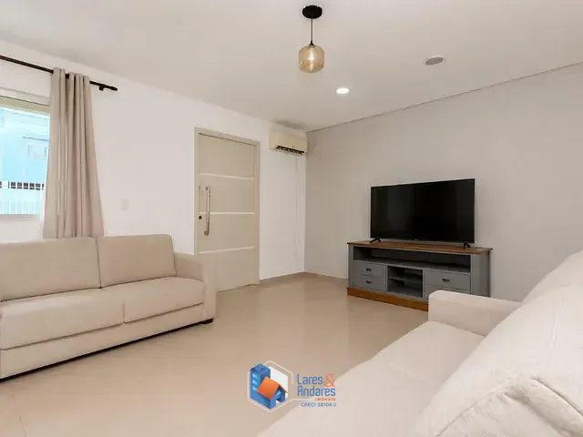 Sobrado com 98m² 3 quartos e 3 banheiros, à venda, no bairro Santa Regina em Camboriú