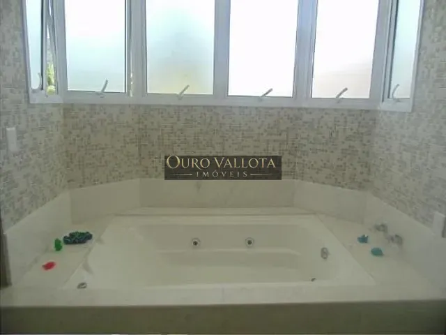 Sobrado com 1000m² 5 quartos e 1 banheiro, à venda, no bairro Acapulco em Guarujá