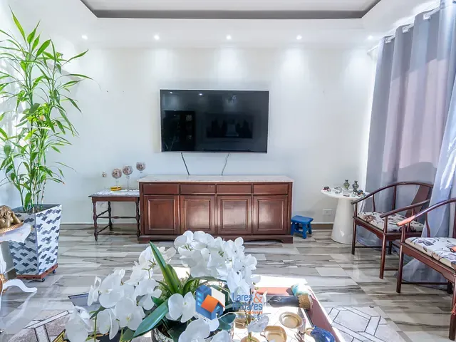 Sobrado com 122m² 2 quartos e 3 banheiros, à venda, no bairro Jardim Mimas em Embu Das Artes
