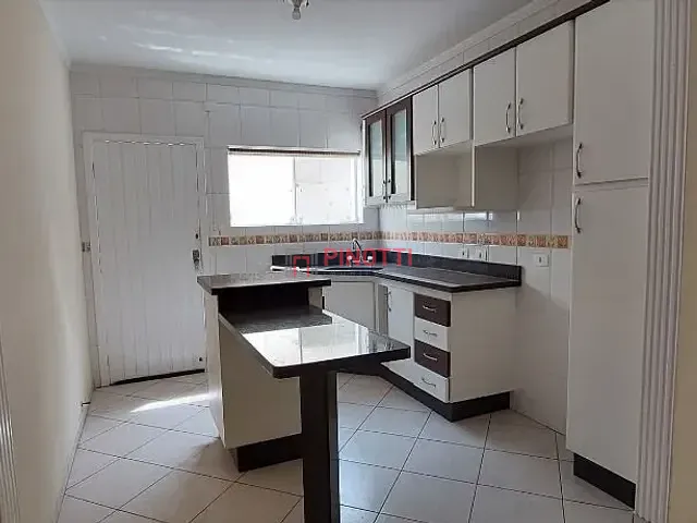 Sobrado 3 quartos e 1 banheiro, à venda, no bairro Nova Petrópolis em São Bernardo do Campo