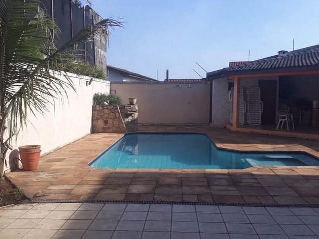 Sobrado com 456m² 4 quartos e 5 banheiros, à venda, no bairro Adalgisa em Osasco