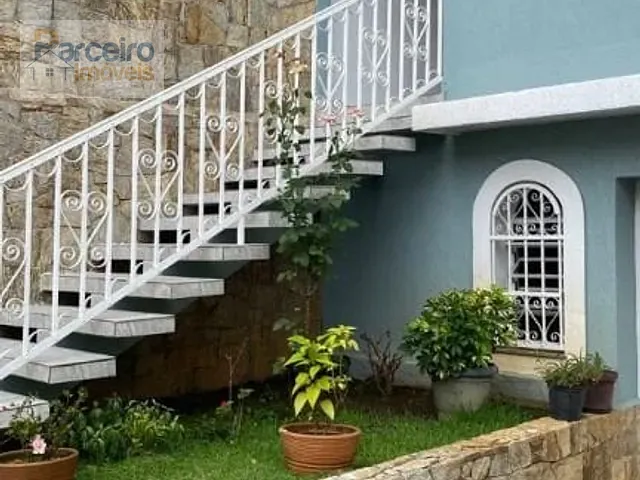Sobrado com 274m² 3 quartos e 4 banheiros, à venda ou para alugar, no bairro Vila Aricanduva em São Paulo