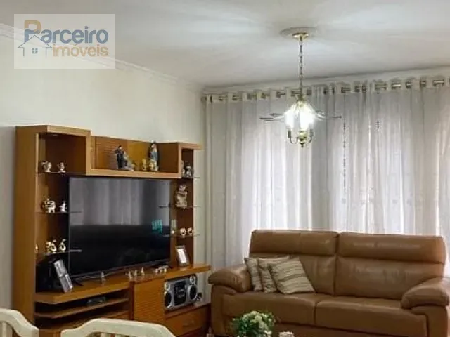 Sobrado com 274m² 3 quartos e 4 banheiros, à venda ou para alugar, no bairro Vila Aricanduva em São Paulo