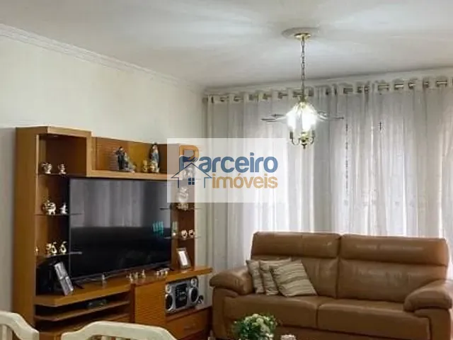 Sobrado com 274m² 3 quartos e 4 banheiros, à venda ou para alugar, no bairro Vila Aricanduva em São Paulo