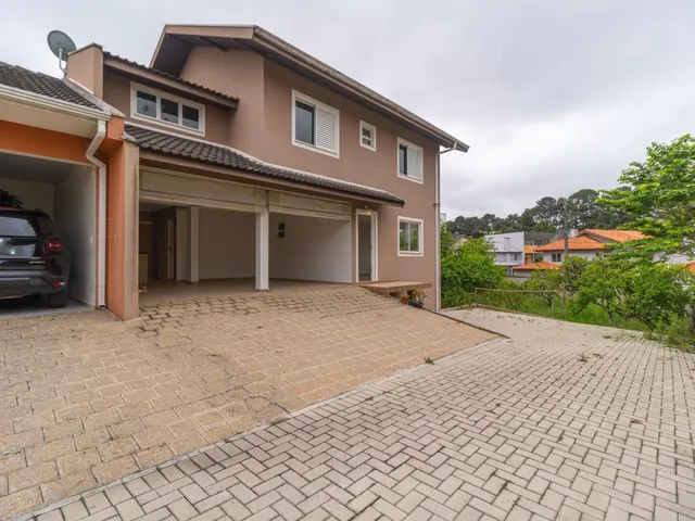 Sobrado 4 quartos e 3 banheiros, para alugar, no bairro Campo Comprido em Curitiba