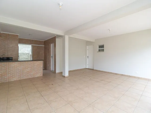 Casa 4 quartos e 3 banheiros, para alugar, no bairro Campo Comprido em Curitiba
