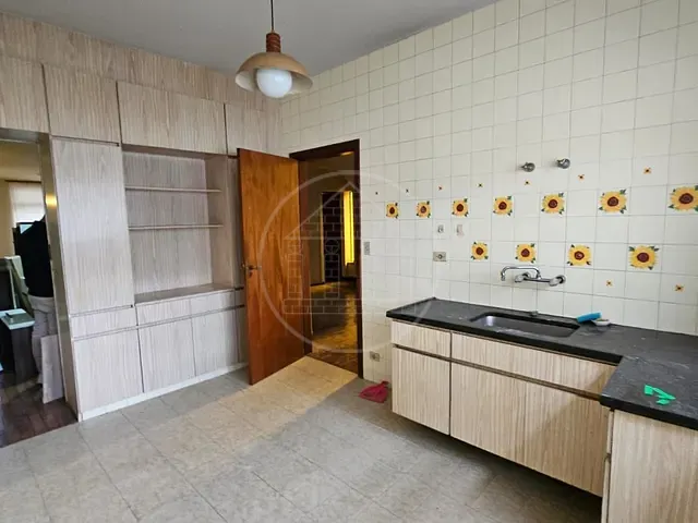 Sobrado com 338m² 4 quartos e 5 banheiros, à venda, no bairro Jardim Prudência em São Paulo