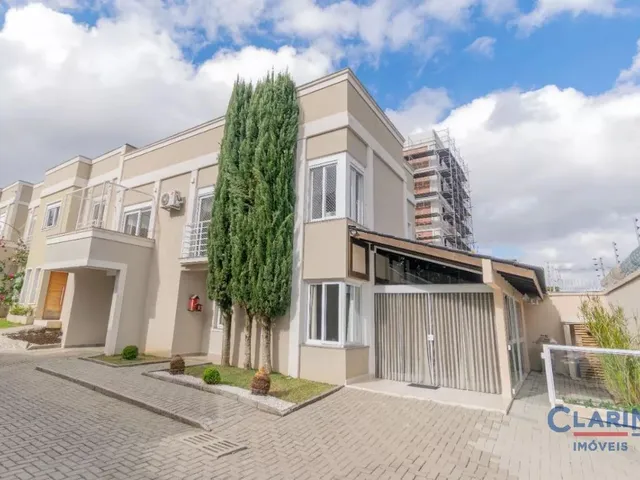 Casa 3 quartos e 5 banheiros, à venda, no bairro Vila Bancária em Campo Largo