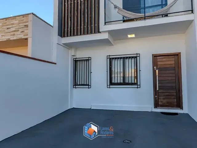 Sobrado com 118m² 3 quartos e 4 banheiros, à venda, no bairro Santa Regina em Camboriú