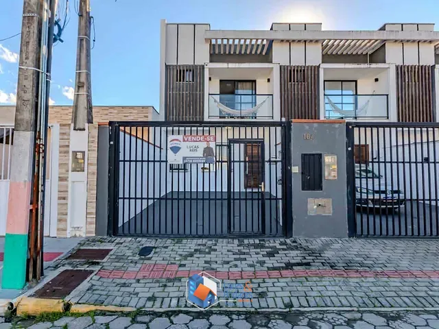 Sobrado com 118m² 3 quartos e 4 banheiros, à venda, no bairro Santa Regina em Camboriú