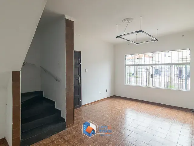 Sobrado com 210m² 3 quartos e 3 banheiros, à venda, no bairro Vila Scarpelli em Santo André