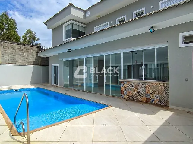 Sobrado com 500m² 4 quartos e 6 banheiros, à venda ou para alugar, no bairro Jardim Botucatu em Sorocaba