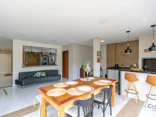 Casa 4 quartos e 4 banheiros, à venda, no bairro VILA BANCARIA em Campo Largo