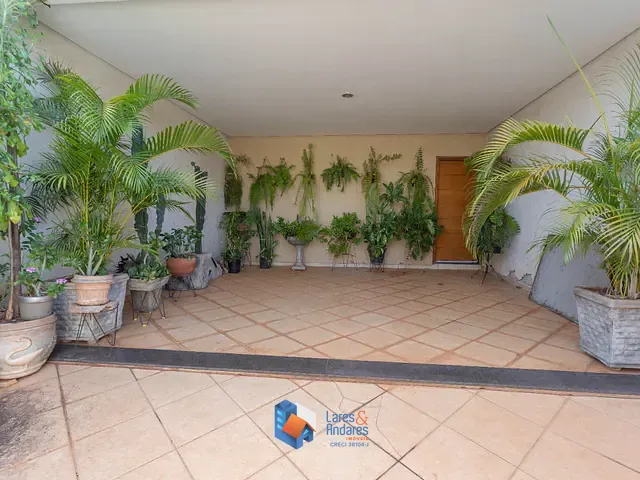 Sobrado com 238m² 4 quartos e 5 banheiros, à venda, no bairro Sorocabano em Jaboticabal