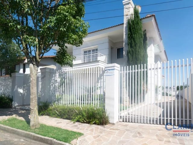 Sobrado 4 quartos e 7 banheiros, à venda, no bairro VILA BANCARIA em Campo Largo