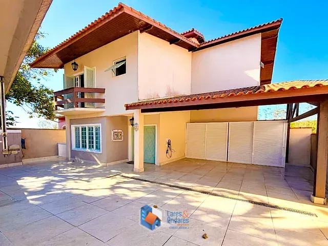 Sobrado com 352m² 4 quartos e 6 banheiros, à venda, no bairro Represa em Ribeirão Pires