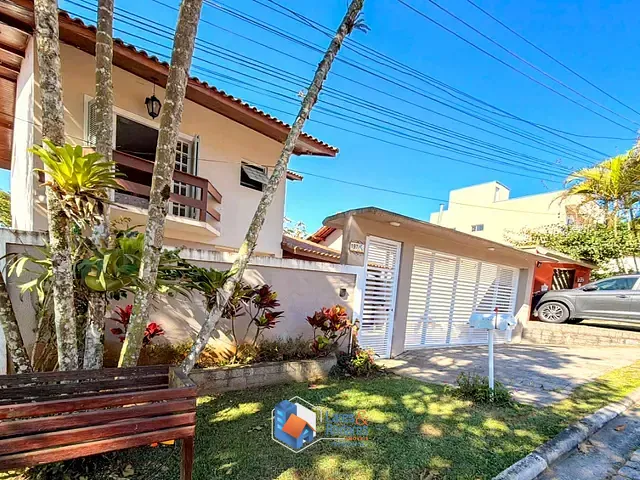 Sobrado com 352m² 4 quartos e 6 banheiros, à venda, no bairro Represa em Ribeirão Pires