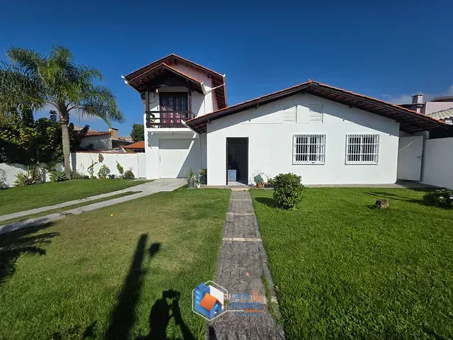 Sobrado com 440m² 3 quartos e 4 banheiros, à venda, no bairro Ingleses do Rio Vermelho em Florianópolis
