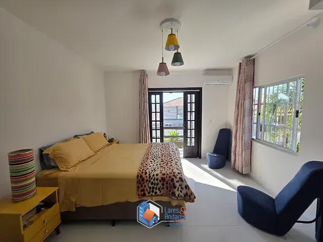 Sobrado com 440m² 3 quartos e 4 banheiros, à venda, no bairro Ingleses do Rio Vermelho em Florianópolis