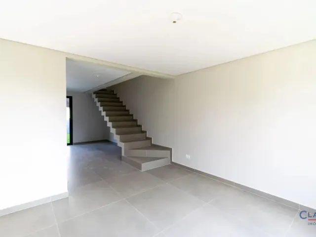 Sobrado 3 quartos e 5 banheiros, à venda, no bairro AGUAS CLARAS em Campo Largo