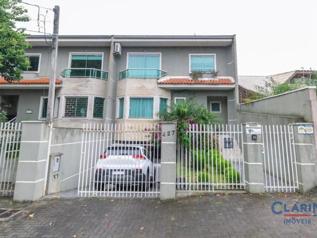 Sobrado 3 quartos e 5 banheiros, à venda, no bairro OURO VERDE em Campo Largo