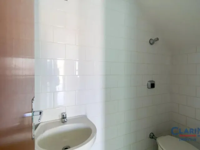 Sobrado 3 quartos e 4 banheiros, à venda, no bairro Jardim Alvorada em Campo Largo