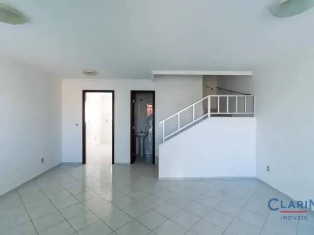 Sobrado 3 quartos e 3 banheiros, à venda, no bairro JARDIM ALVORADA em Campo Largo