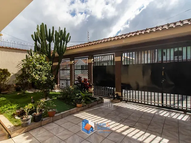 Sobrado com 250m² 4 quartos e 3 banheiros, à venda, no bairro Parque Renato Maia em Guarulhos