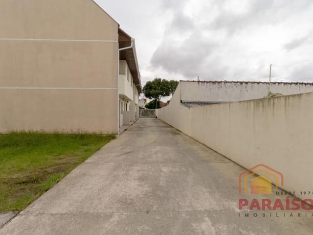 Sobrado 3 quartos e 1 banheiro, para alugar, no bairro Cajuru em Curitiba