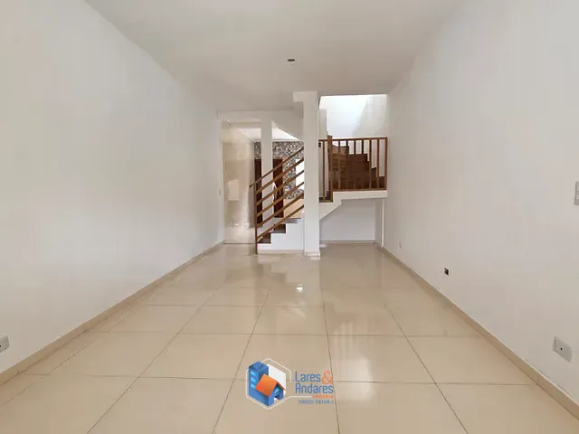 Sobrado com 125m² 3 quartos e 3 banheiros, à venda, no bairro Parque Rizzo em Cotia