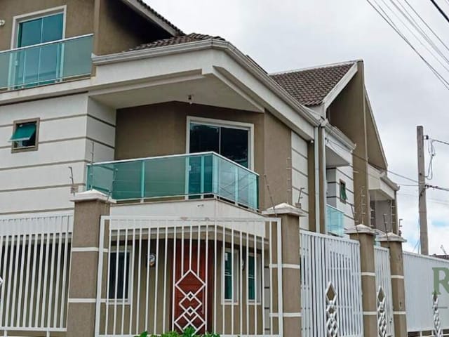 Sobrado 4 quartos e 4 banheiros, à venda, no bairro Cajuru em Curitiba