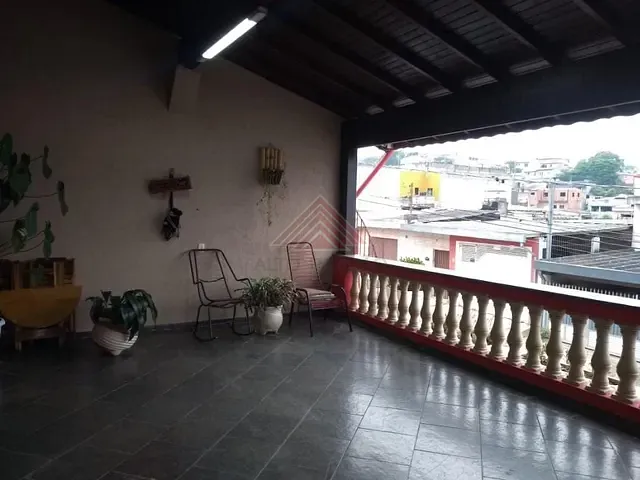 Sobrado com 247m², à venda, no bairro Jardim Zaira em Mauá