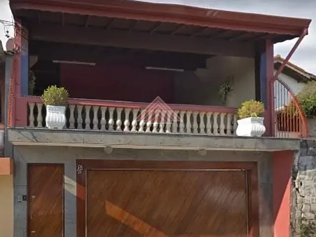 Sobrado com 247m², à venda, no bairro Jardim Zaira em Mauá