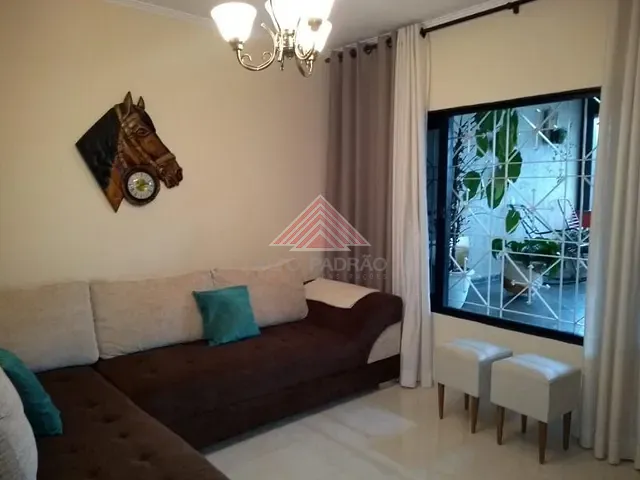 Sobrado com 247m², à venda, no bairro Jardim Zaira em Mauá