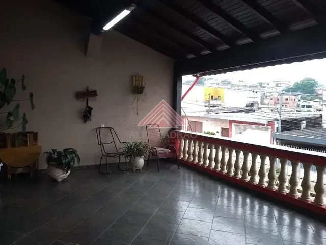 Sobrado com 247m², à venda, no bairro Jardim Zaira em Mauá